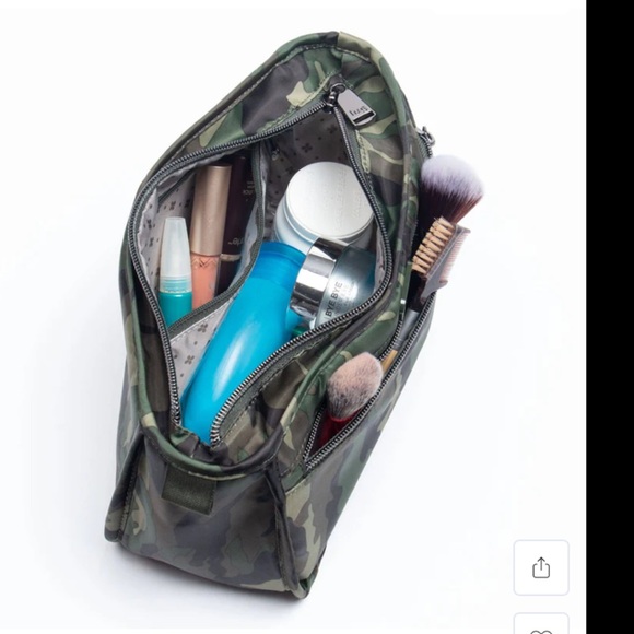 Lug Parasail Cosmetics Toiletries Bag. Bloom Black. NWOT - Picture 6 of 6